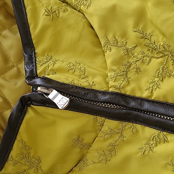 Carole Little Embroidered Chartreuse Vest - Picture 4 of 13